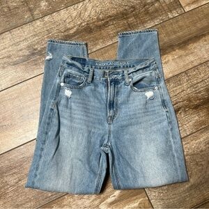 American Eagle | Distressed Mom Jeans